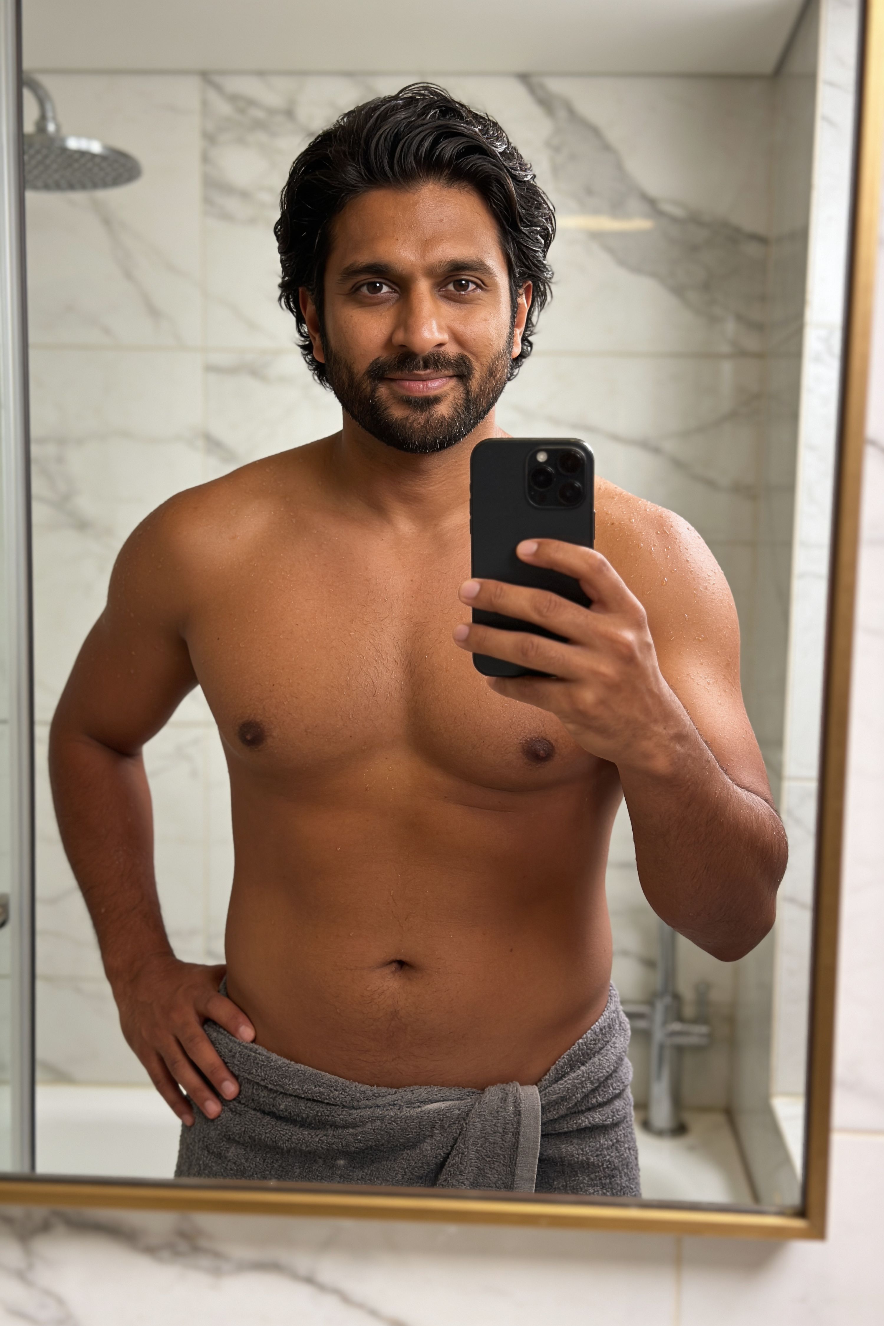 Locked photo of Ravi Kapoor
